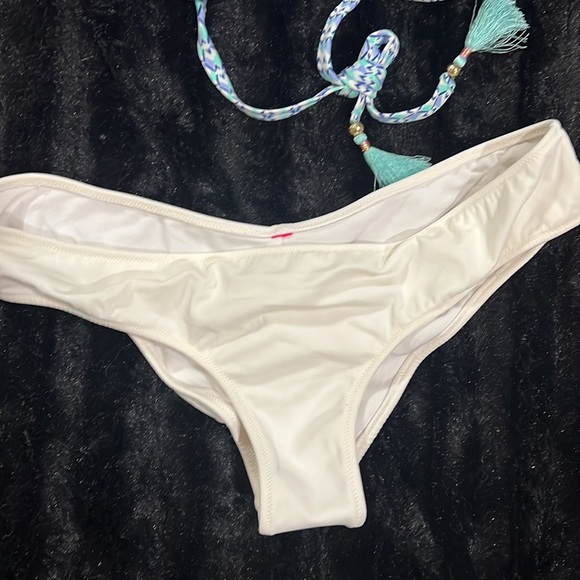 Blue Crisscross Push-up Victoria’s Secret Bikini Set - Picture 3 of 9